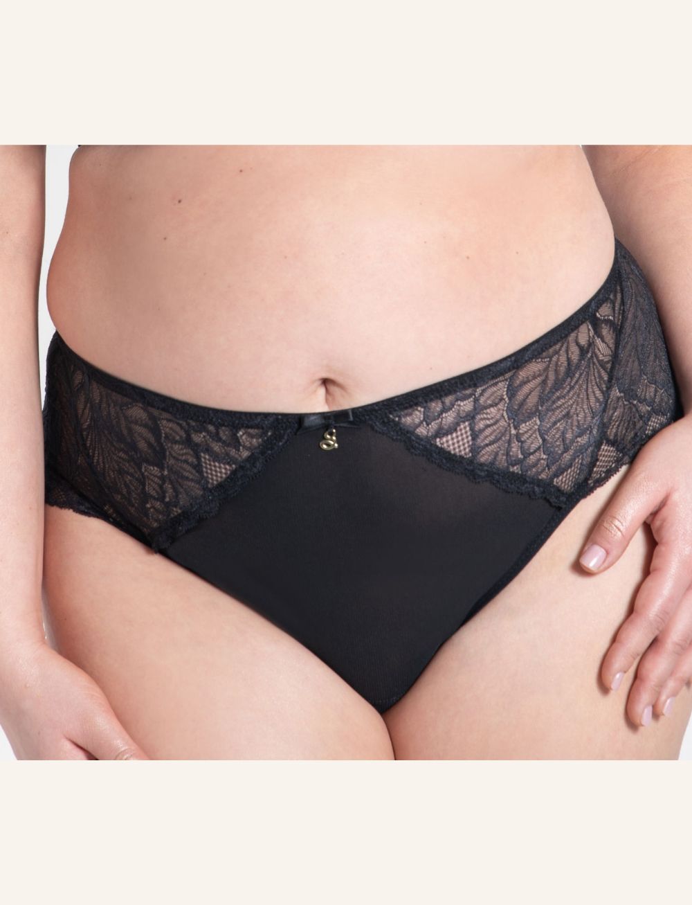 Samanta Amelia Midi Brief Black