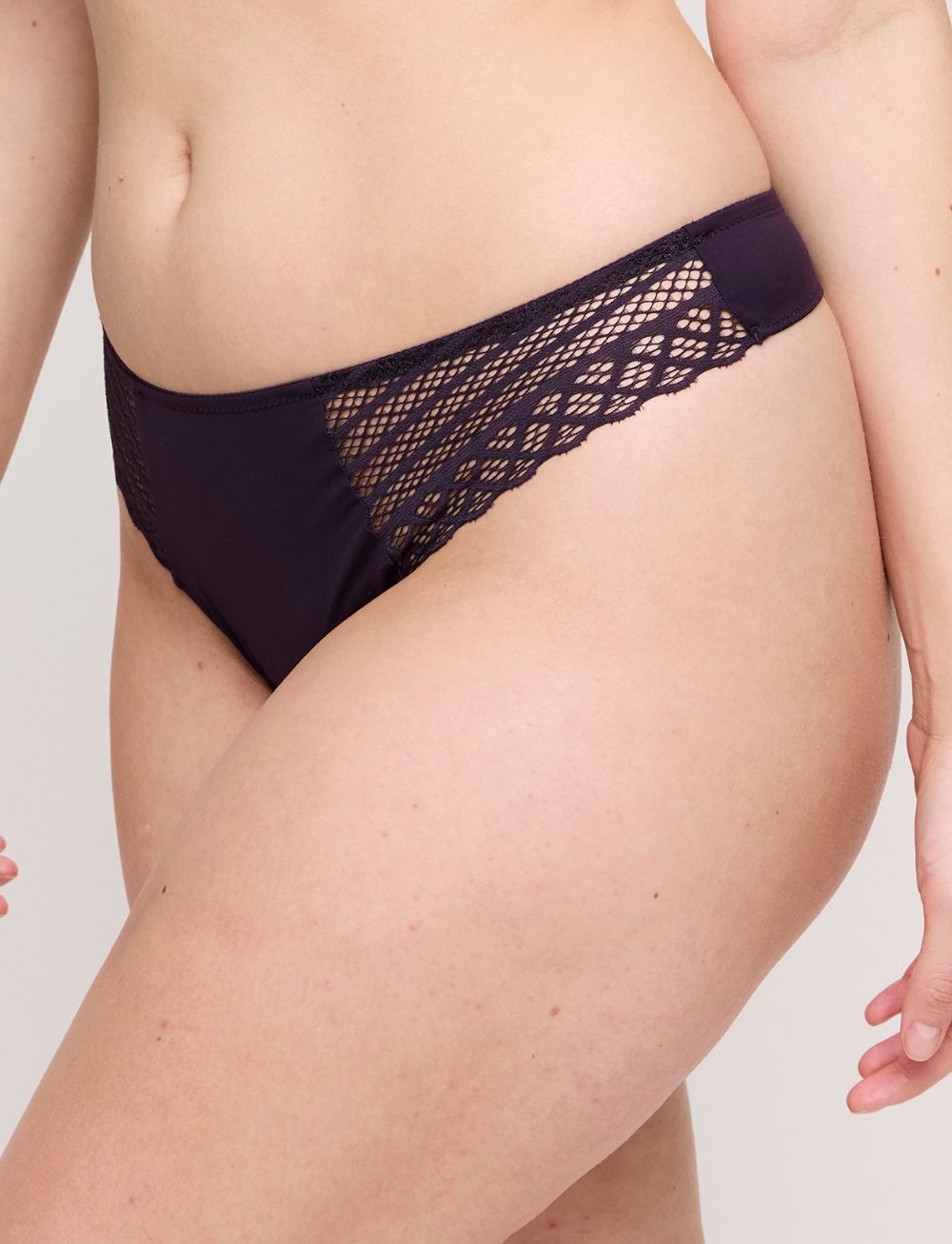 Primadonna Twist East End Thong Amethyst