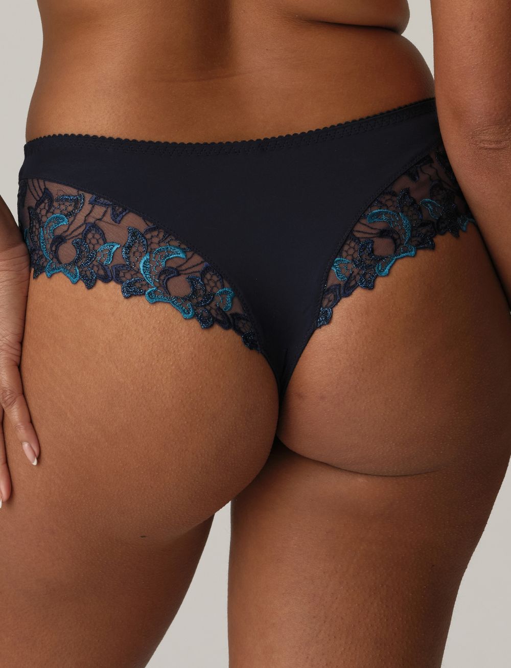 Primadonna Deauville Luxury Thong Velvet Blue
