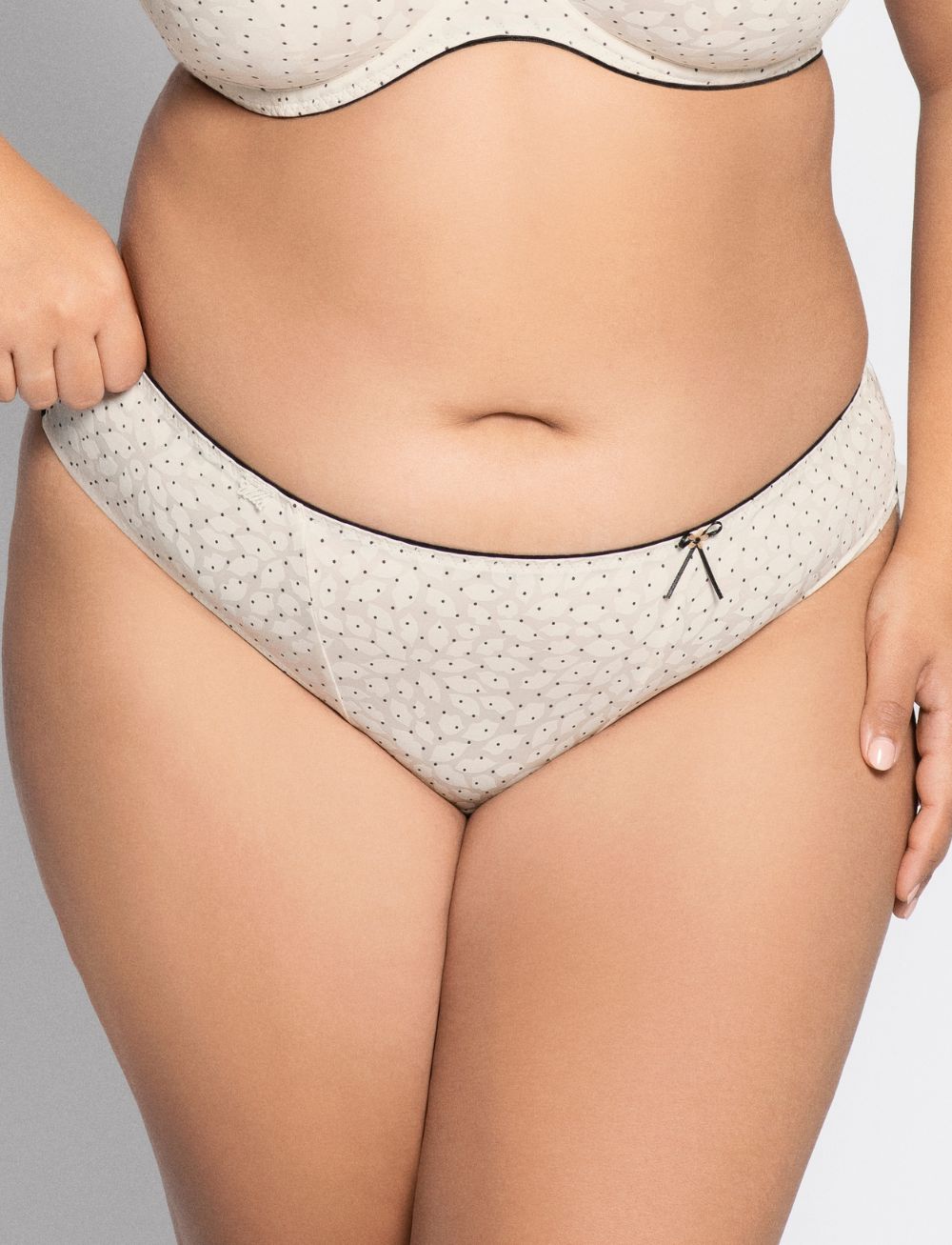 Ulla Marilyn Thong Ivory
