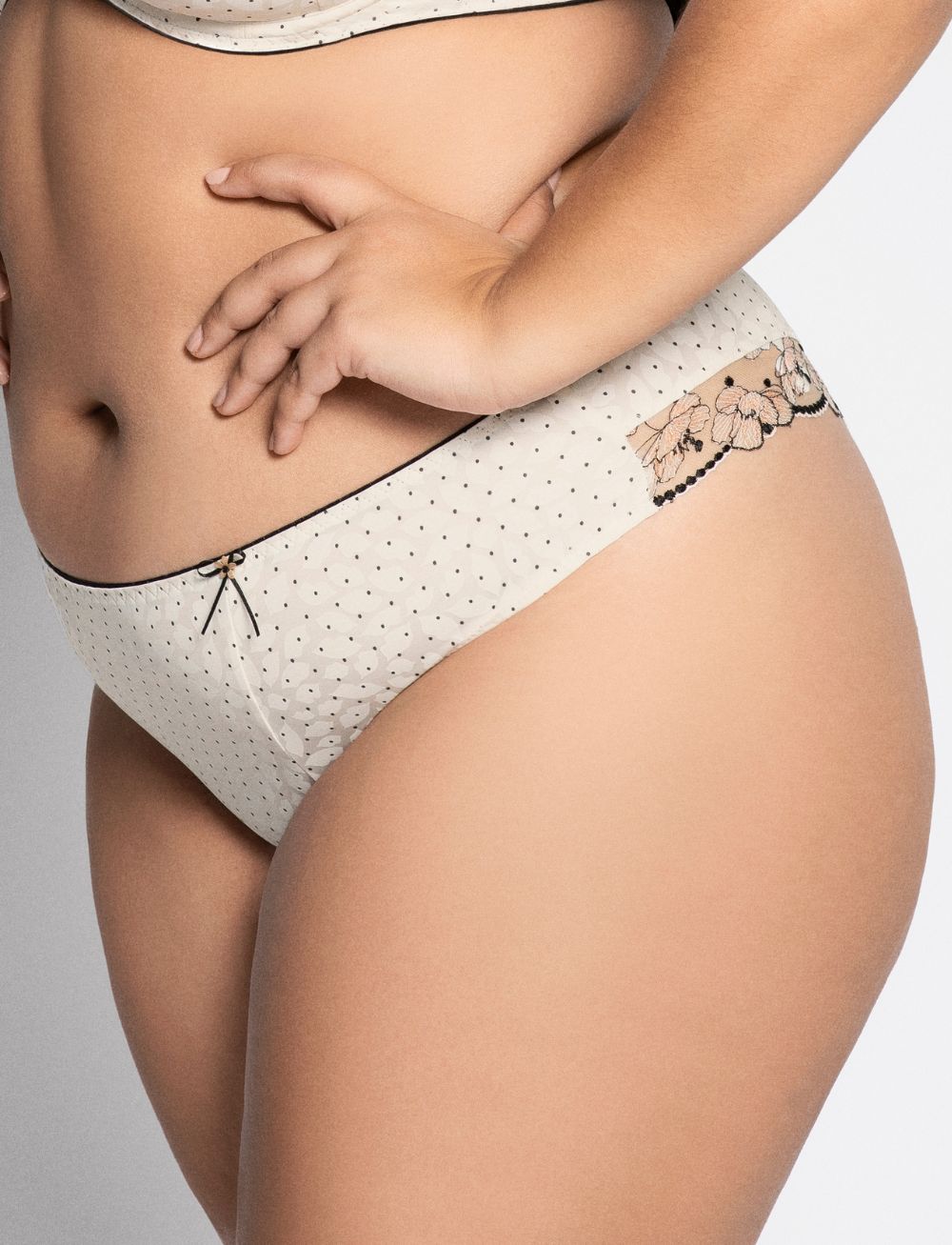 Ulla Marilyn Thong Ivory