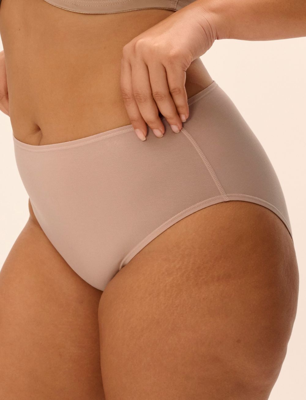 Elomi Smooth Full Brief Sahara