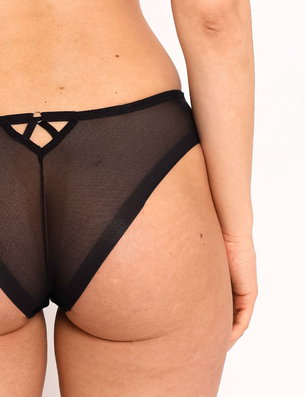Samanta Lingerie: How to Find the Perfect Shape For Your Bust