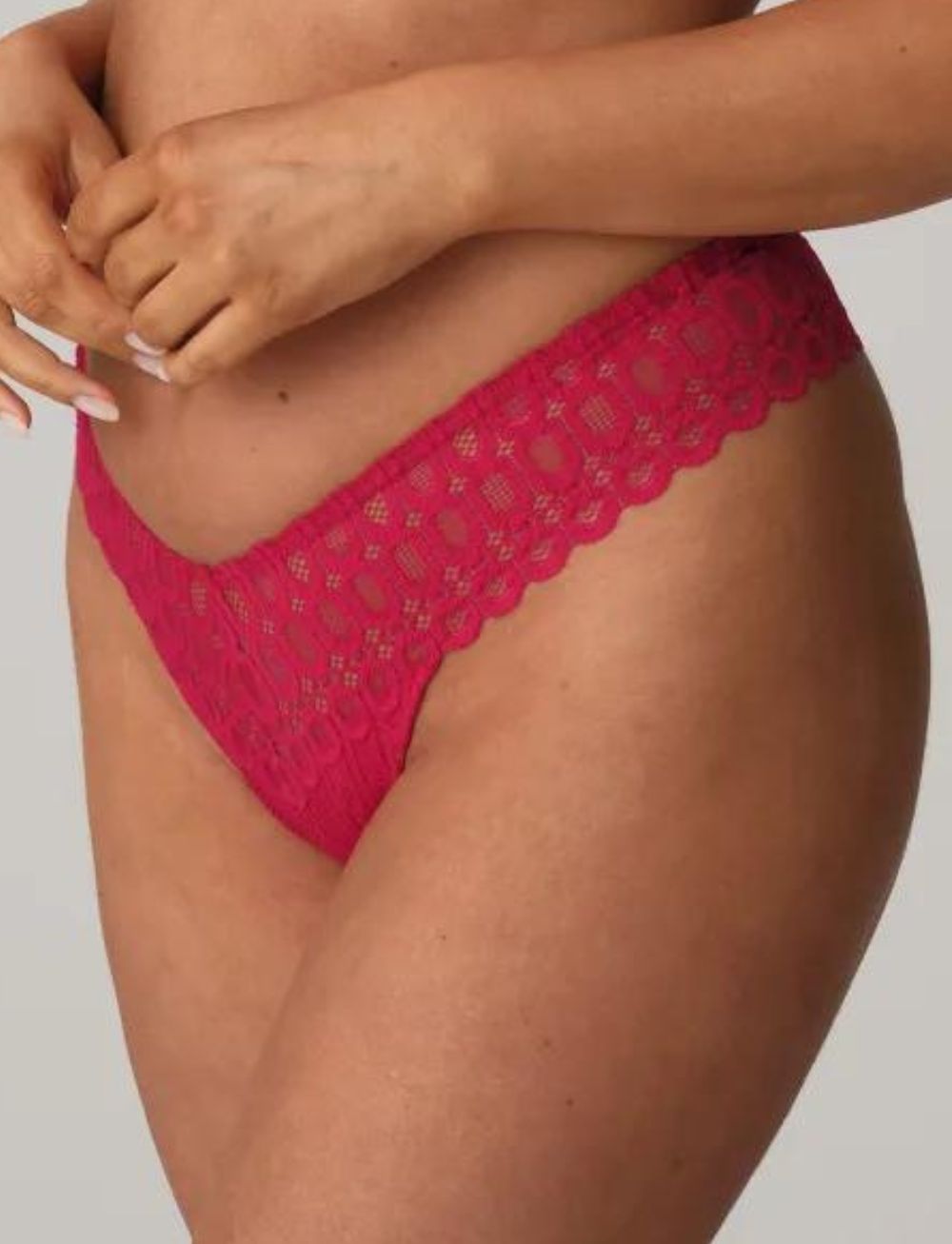 Primadonna Twist Los Ayala Thong Sangria