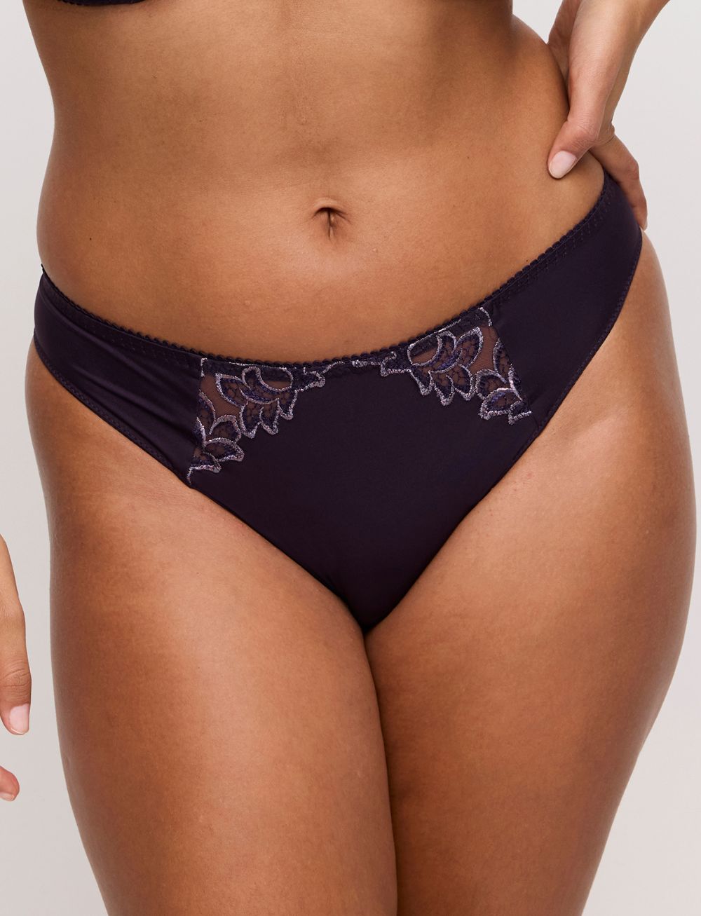 Primadonna Deauville Thong Amethyst Gem
